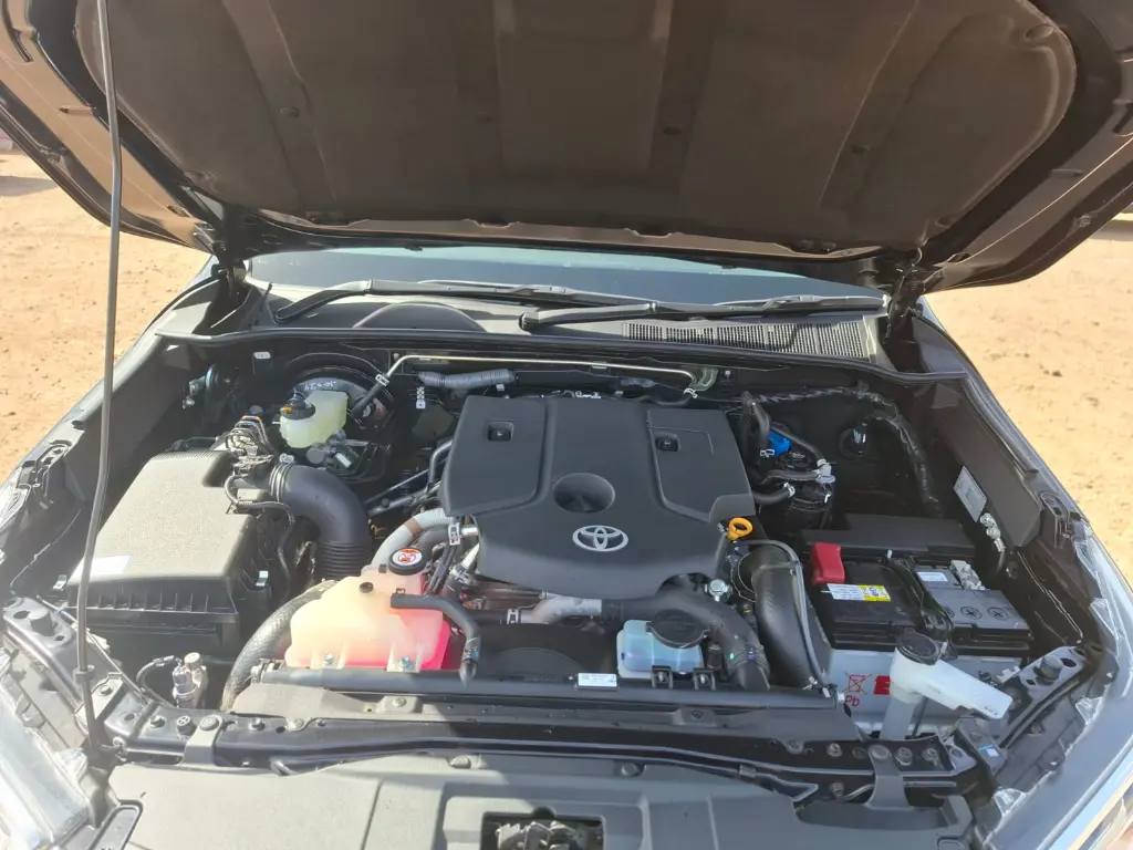 TOYOTA HILUX thumbnail 3