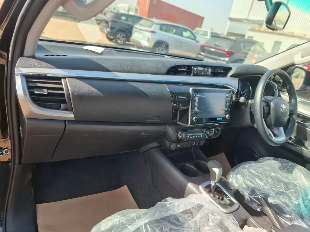 TOYOTA HILUX thumbnail 9