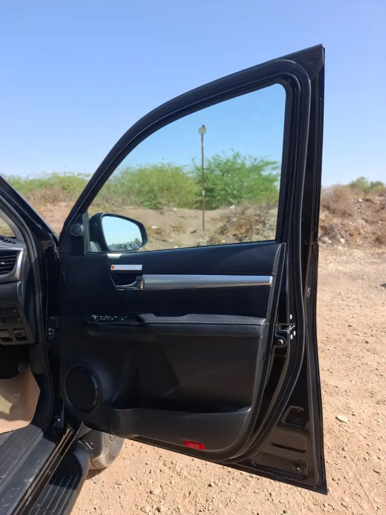 TOYOTA HILUX thumbnail 14