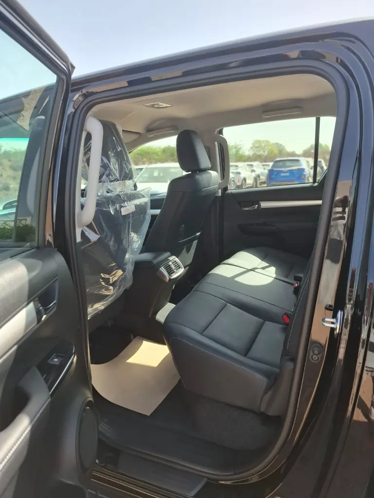 TOYOTA HILUX thumbnail 13