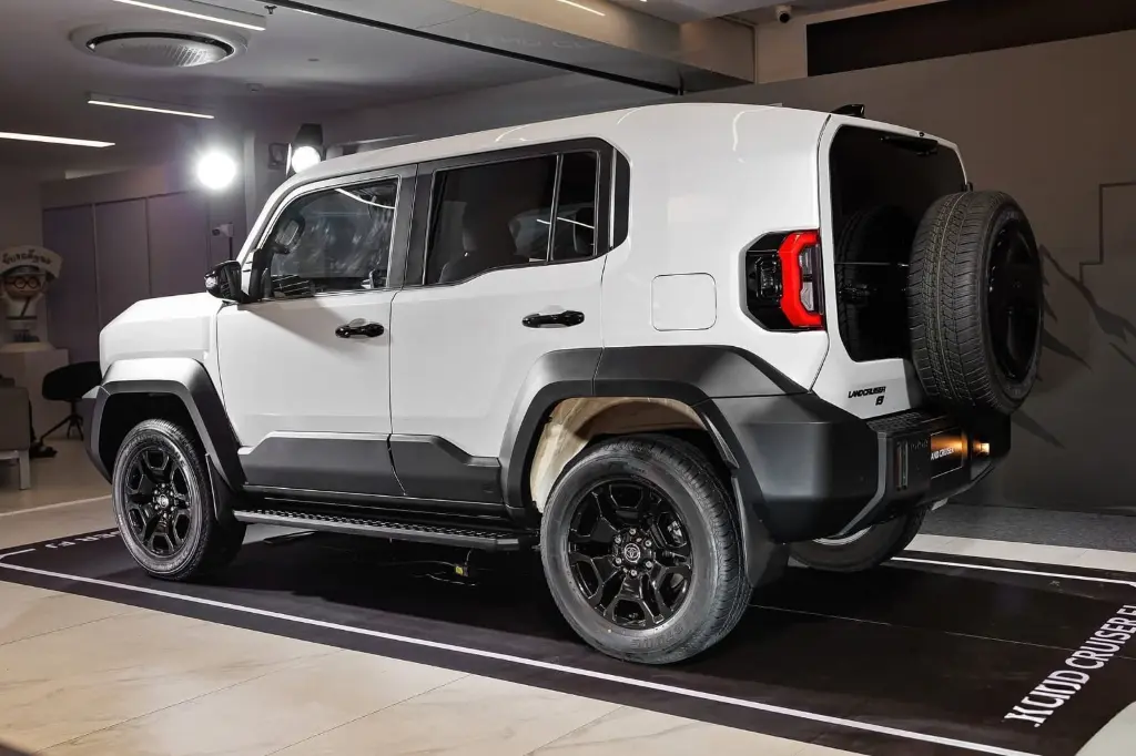 TOYOTA LAND CRUISER FJ thumbnail 2