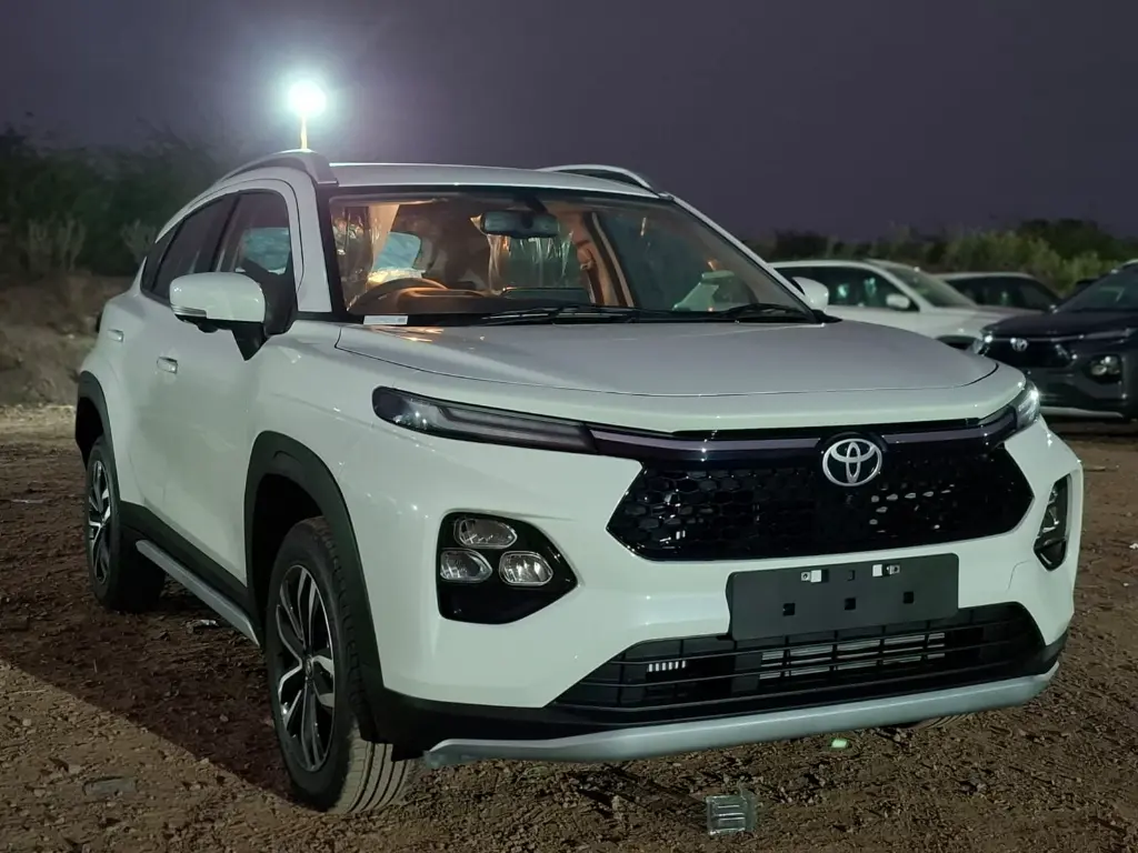 TOYOTA TAISOR thumbnail 3
