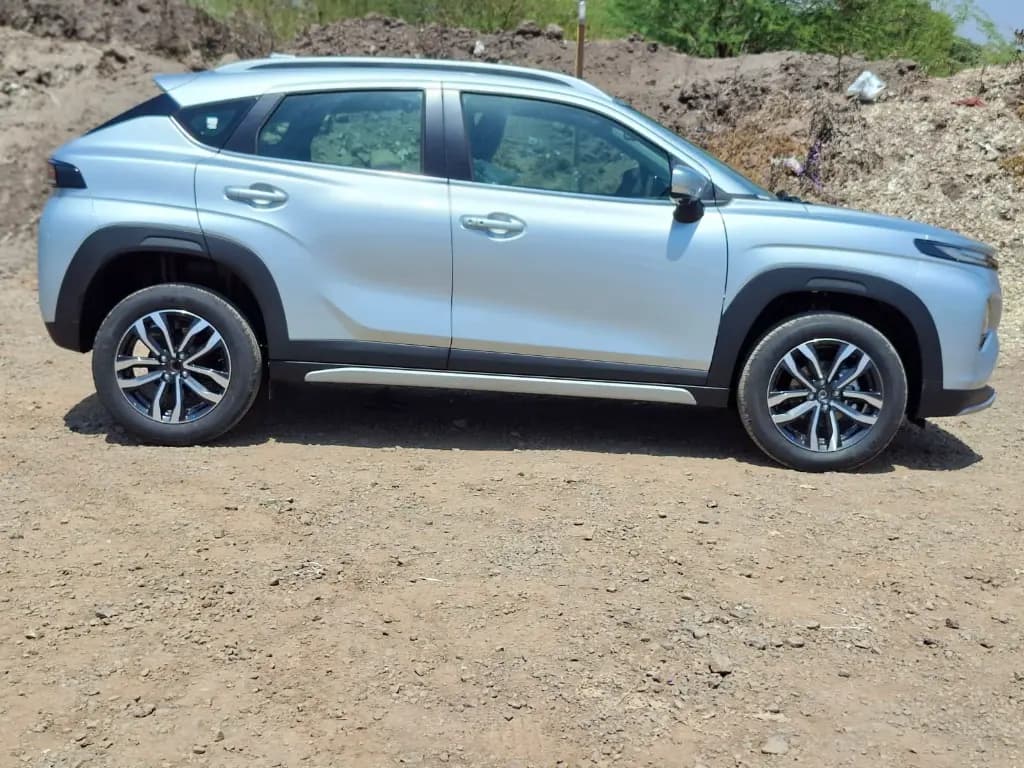 TOYOTA TAISOR thumbnail 2