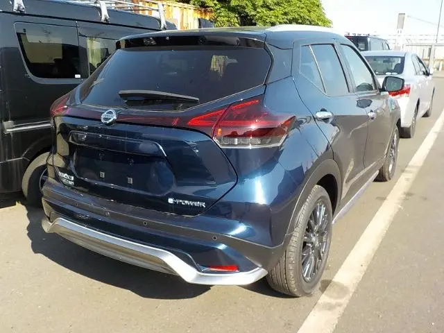 NISSAN KICKS thumbnail 4