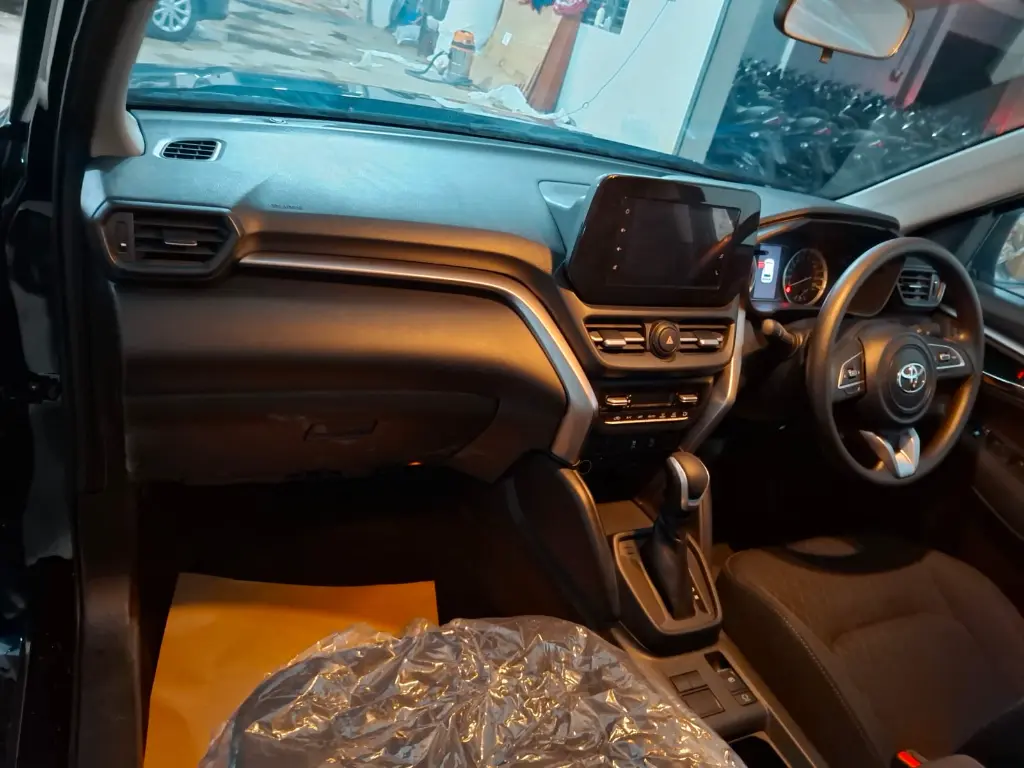 TOYOTA HYRYDER thumbnail 8