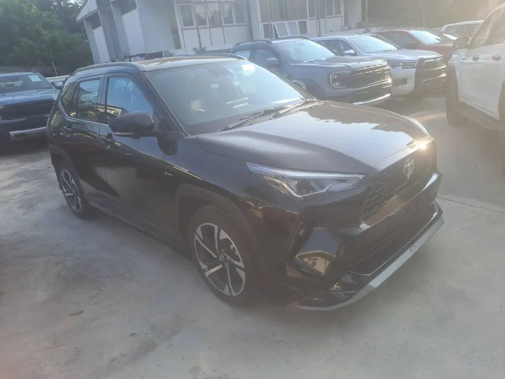 TOYOTA YARIS CROSS thumbnail 2