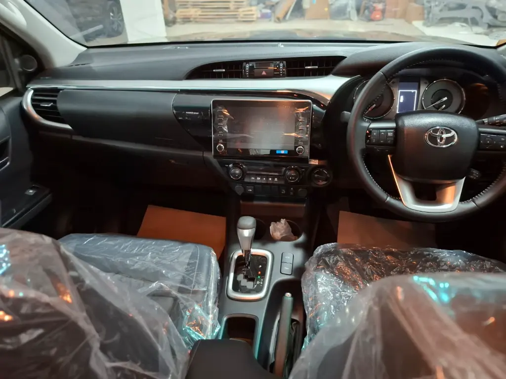 TOYOTA HILUX thumbnail 9