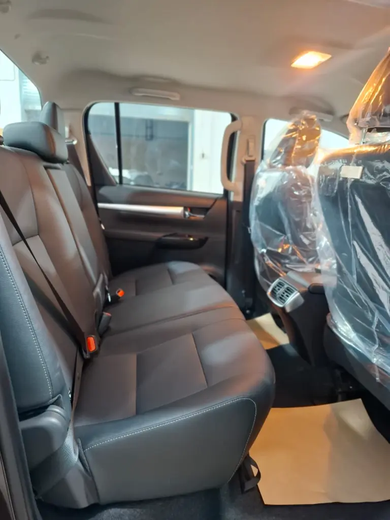 TOYOTA HILUX thumbnail 11