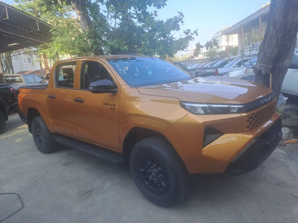 TOYOTA HILUX TRAVO thumbnail 2