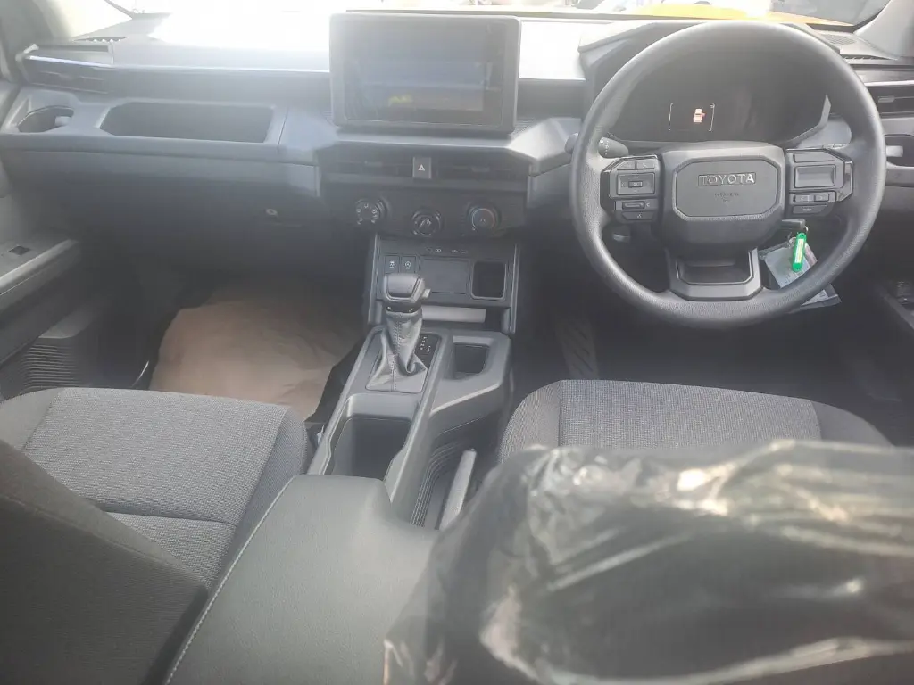 TOYOTA HILUX TRAVO thumbnail 5