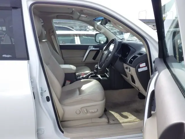 TOYOTA LAND CRUISER PRADO thumbnail 10