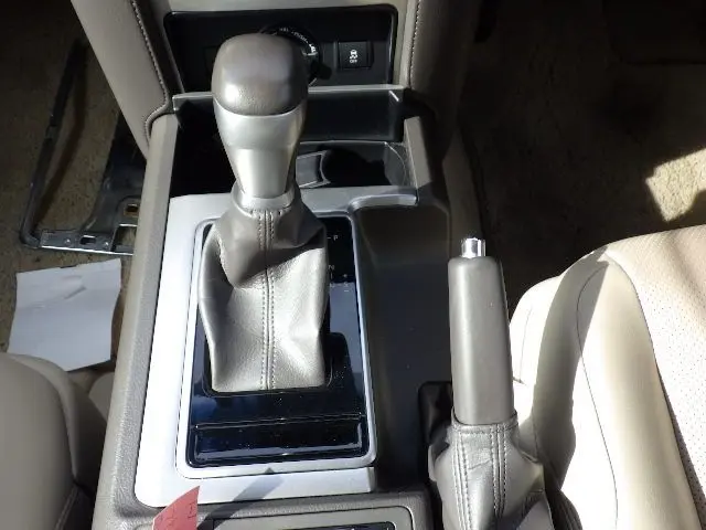 TOYOTA LAND CRUISER PRADO thumbnail 9