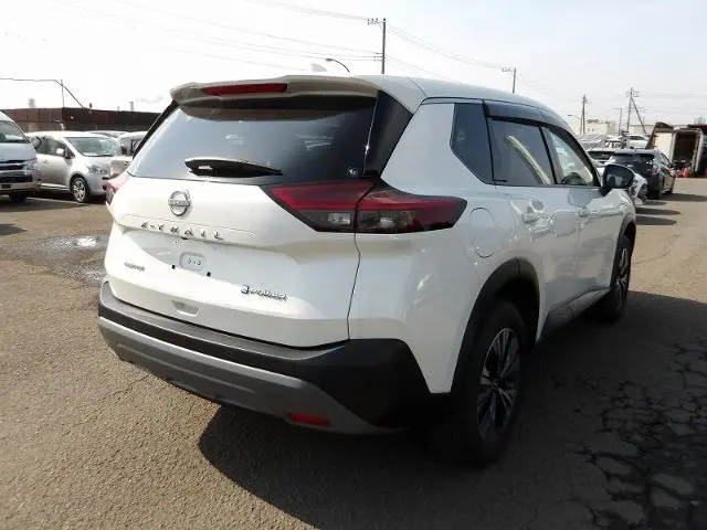 NISSAN X-TRAIL HYBRID thumbnail 4