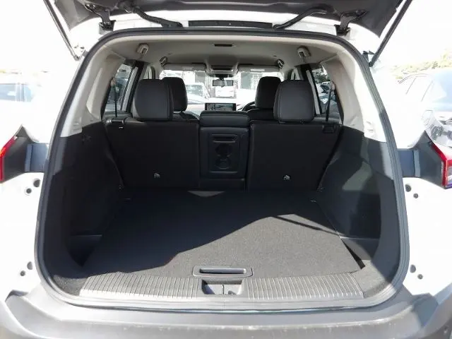 NISSAN X-TRAIL HYBRID thumbnail 7