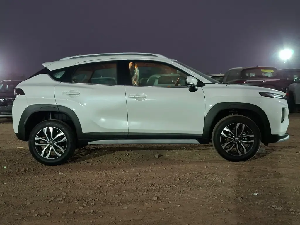 TOYOTA TAISOR thumbnail 5