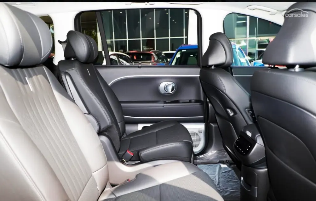 HYUNDAI IONIQ 9 thumbnail 10