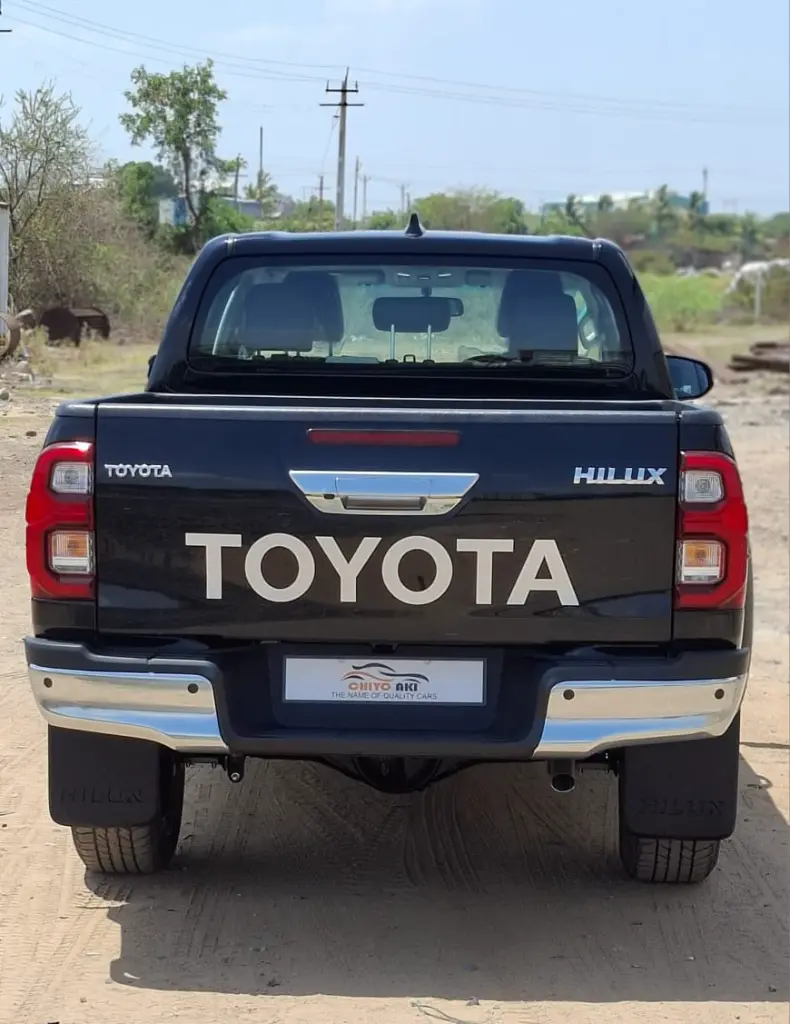 TOYOTA HILUX thumbnail 5