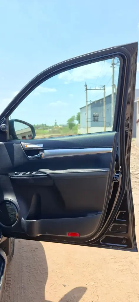 TOYOTA HILUX thumbnail 13