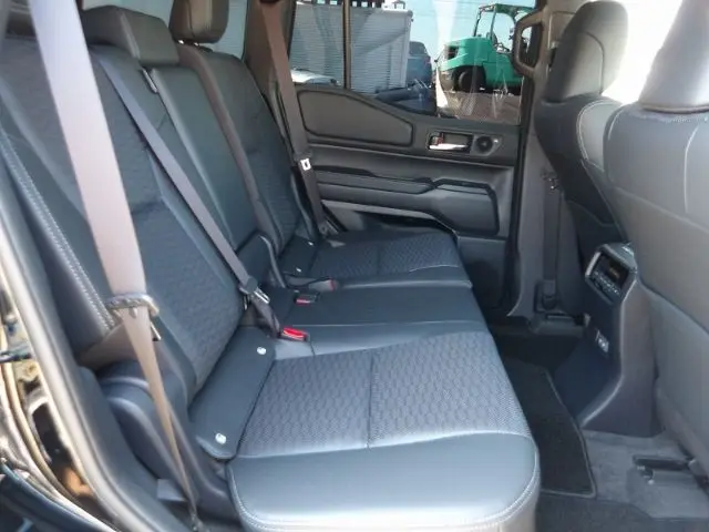 TOYOTA LAND CRUISER PRADO thumbnail 10