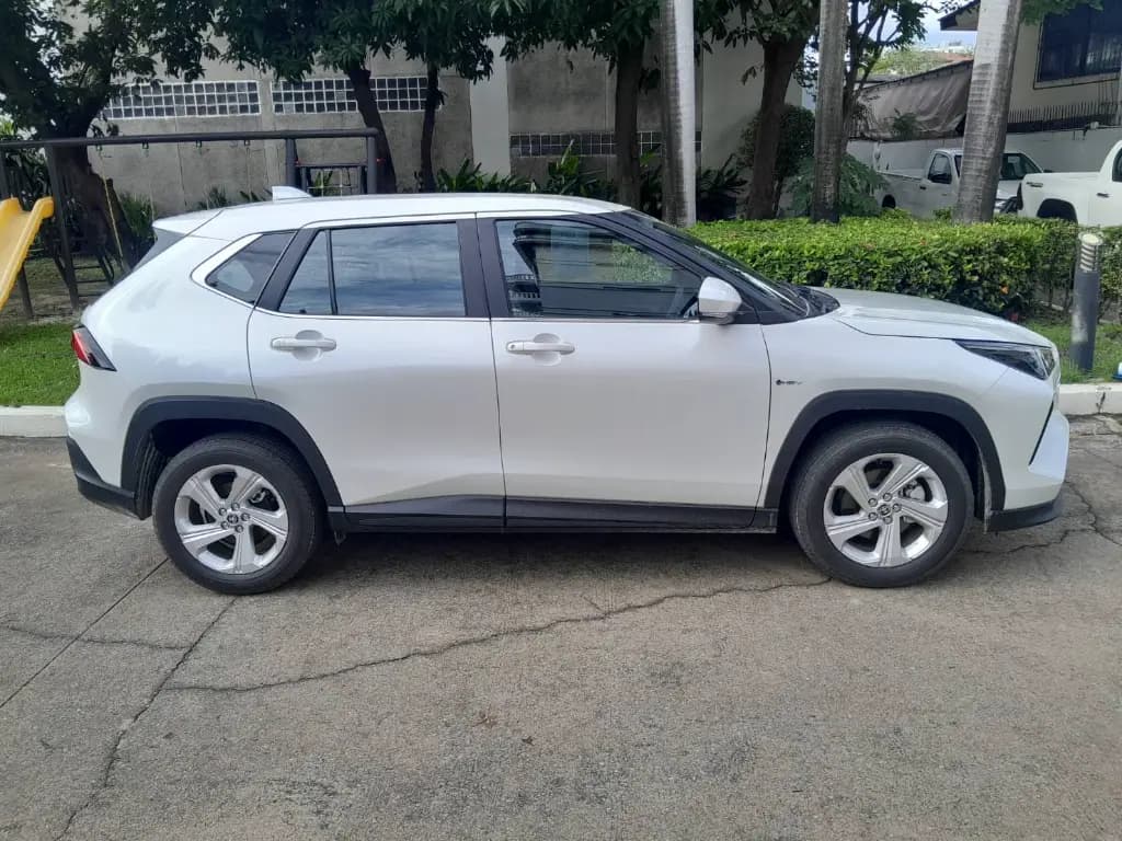 TOYOTA YARIS CROSS thumbnail 2