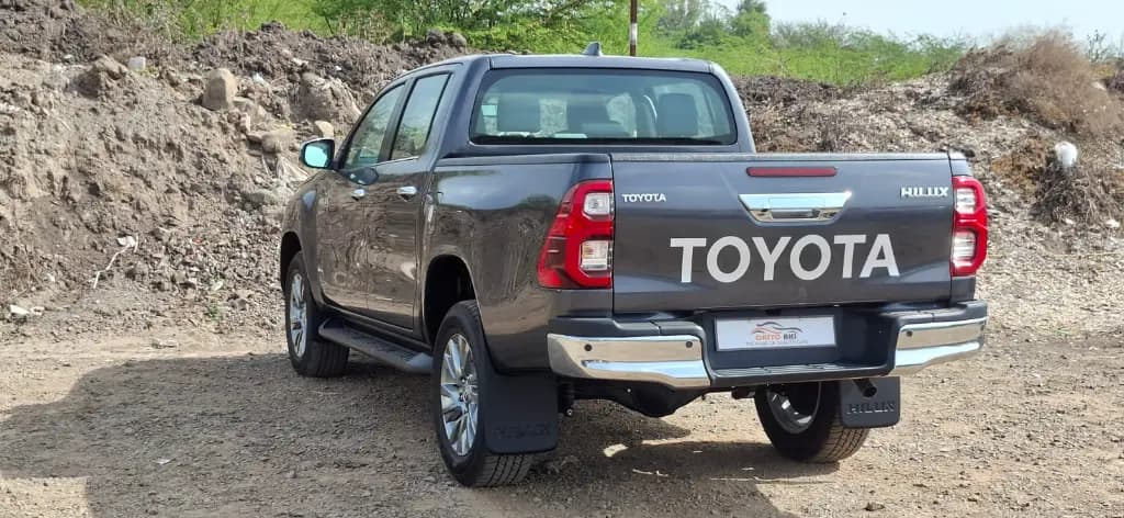 TOYOTA HILUX thumbnail 6