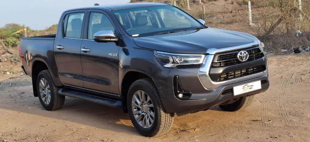 TOYOTA HILUX thumbnail 2