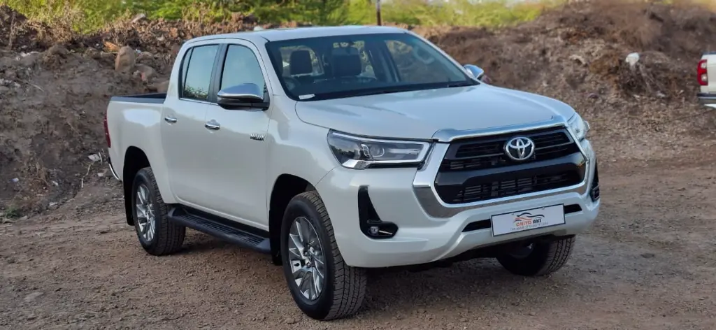 TOYOTA HILUX thumbnail 2