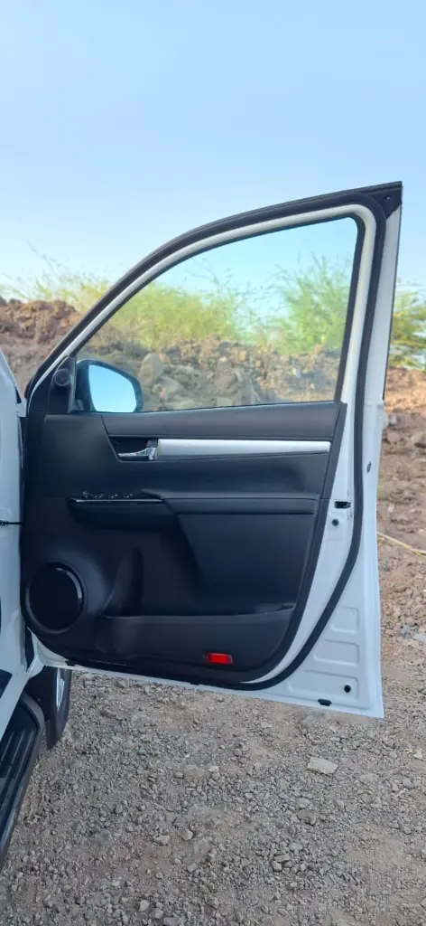 TOYOTA HILUX thumbnail 15