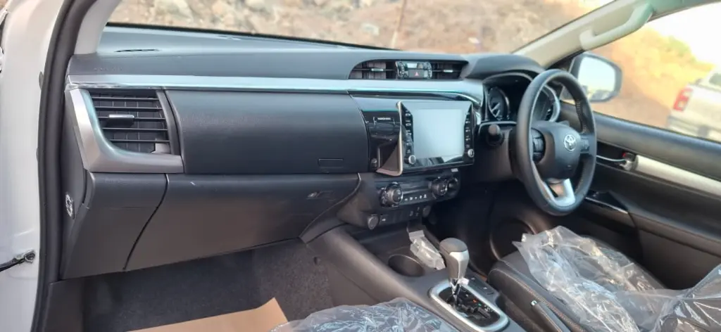 TOYOTA HILUX thumbnail 10