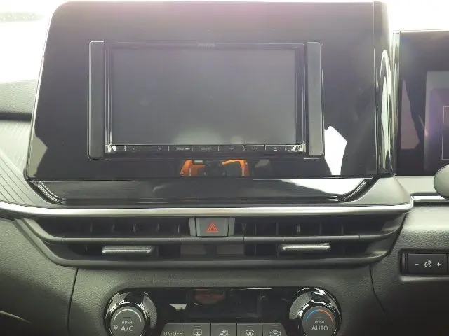 NISSAN NOTE thumbnail 9