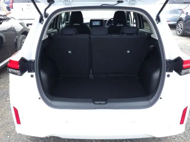 NISSAN NOTE thumbnail 6