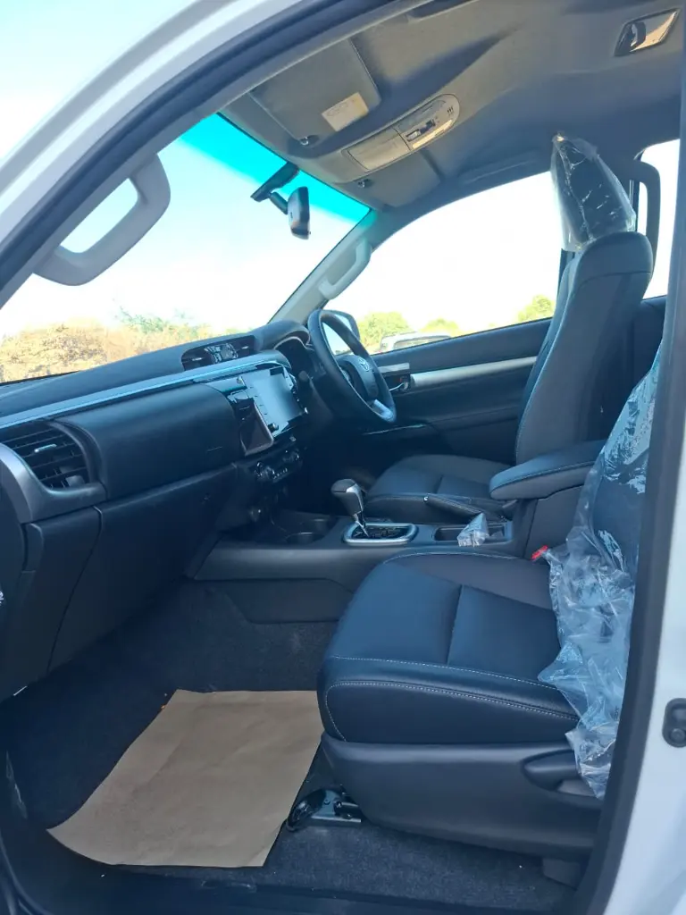 TOYOTA HILUX thumbnail 10