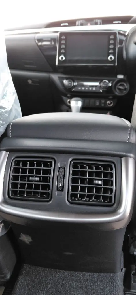 TOYOTA HILUX thumbnail 14
