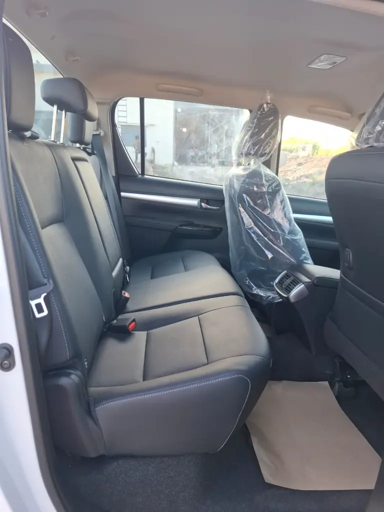 TOYOTA HILUX thumbnail 15