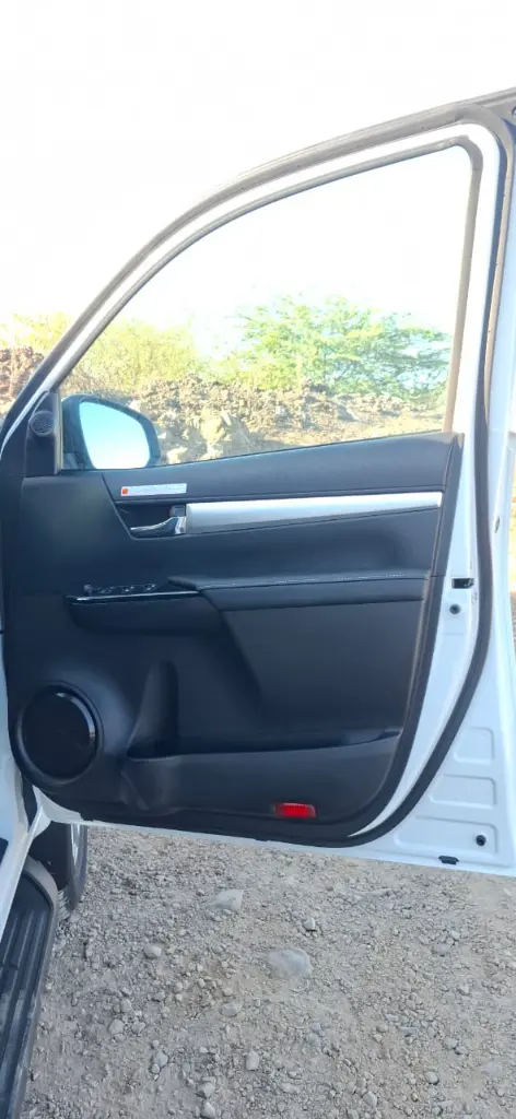 TOYOTA HILUX thumbnail 16