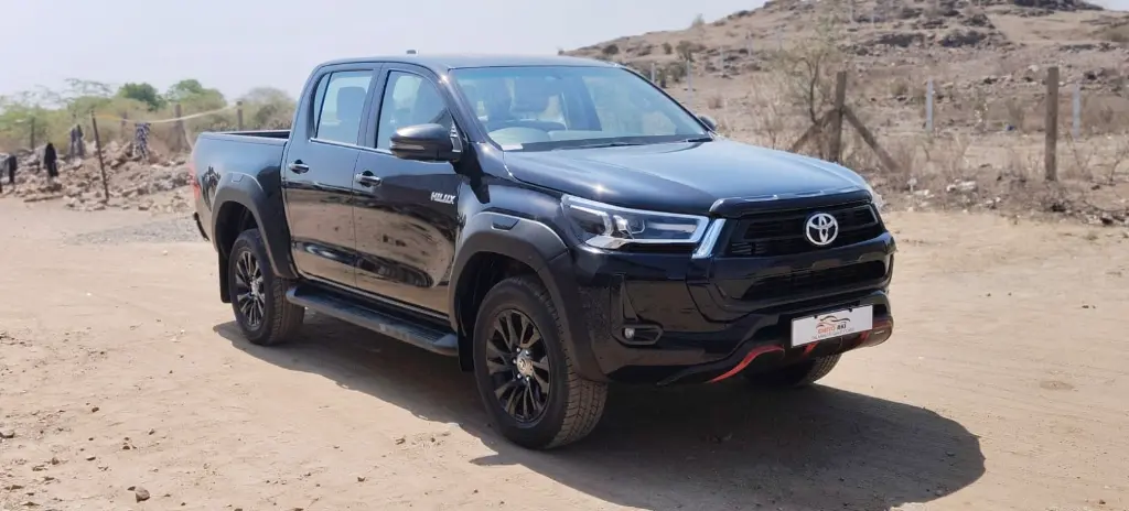 TOYOTA HILUX thumbnail 2