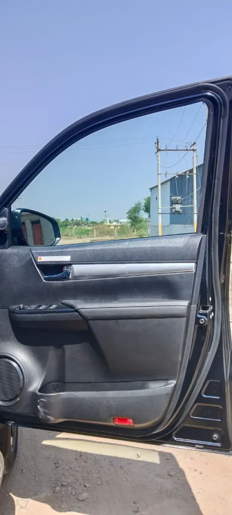 TOYOTA HILUX thumbnail 15