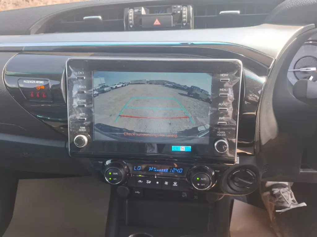 TOYOTA HILUX thumbnail 14