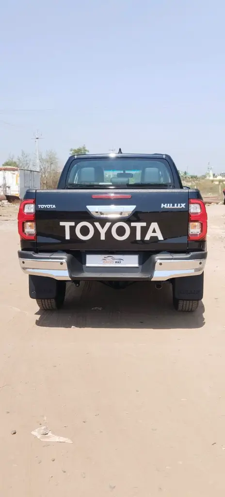TOYOTA HILUX thumbnail 6