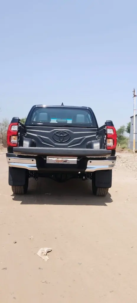 TOYOTA HILUX thumbnail 7