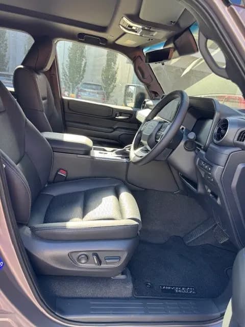 TOYOTA LAND CRUISER PRADO KAKADU thumbnail 9