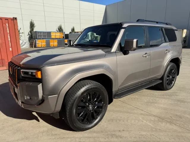 TOYOTA LAND CRUISER PRADO KAKADU thumbnail 5
