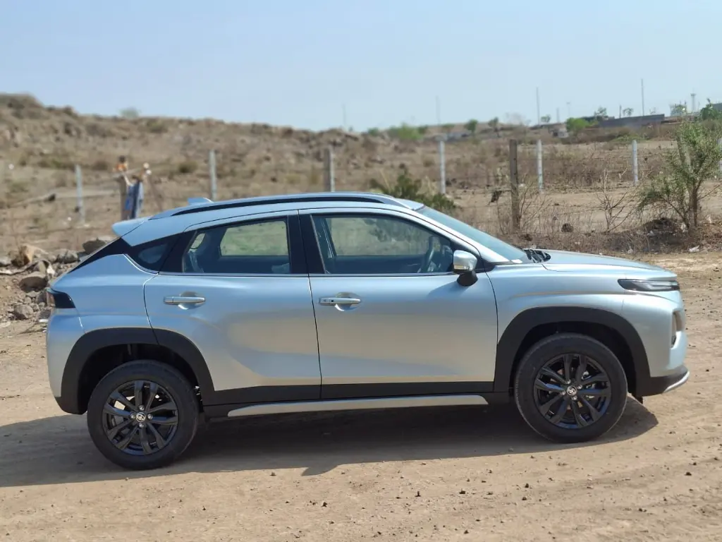 TOYOTA TAISOR thumbnail 3