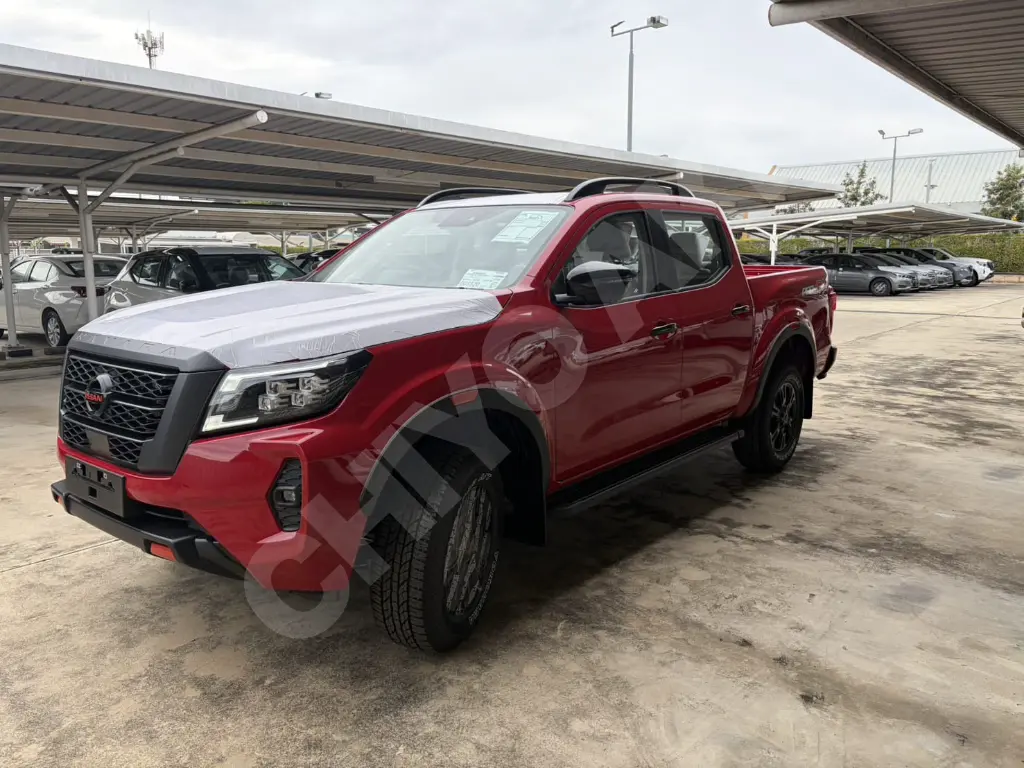NISSAN NAVARA thumbnail 3