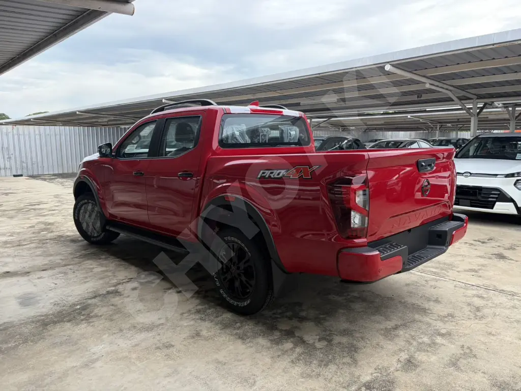 NISSAN NAVARA thumbnail 4