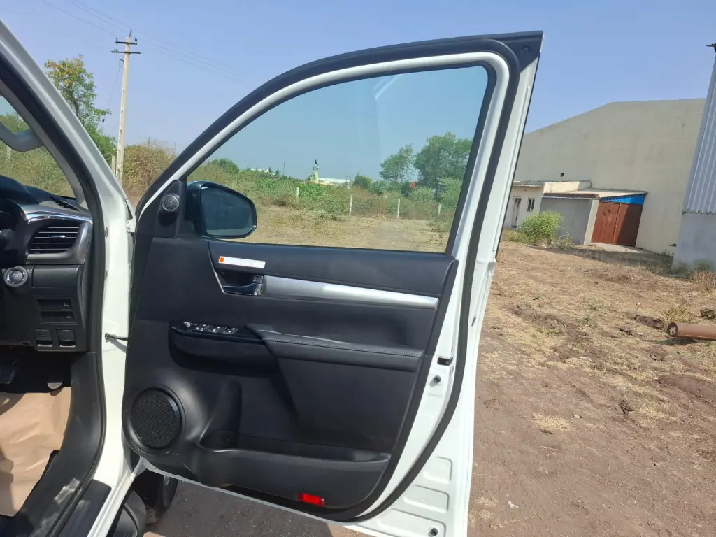 TOYOTA HILUX thumbnail 13