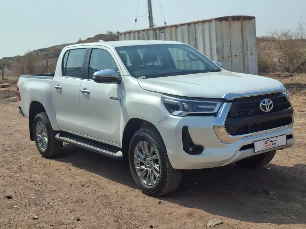 TOYOTA HILUX thumbnail 4