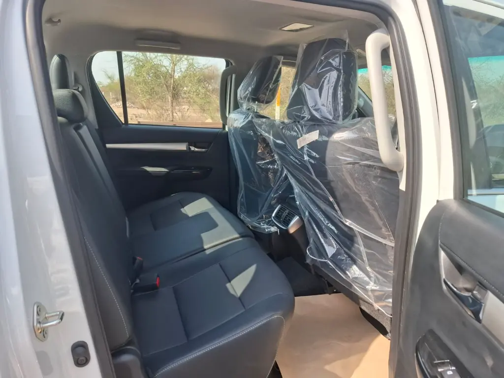 TOYOTA HILUX thumbnail 12