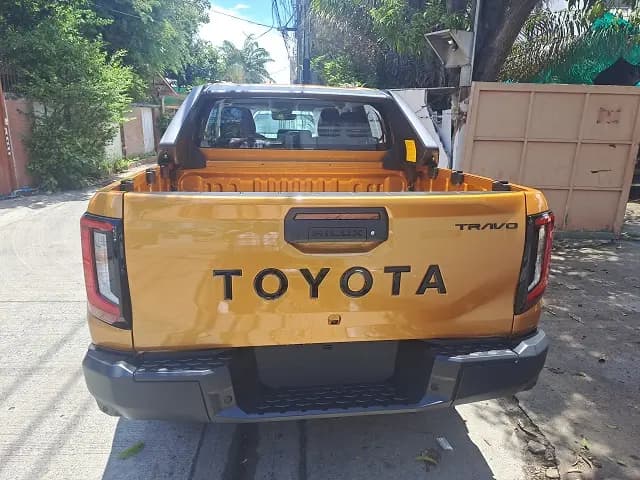 TOYOTA HILUX TRAVO thumbnail 3