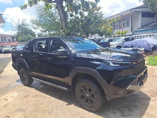 TOYOTA HILUX TRAVO thumbnail 2